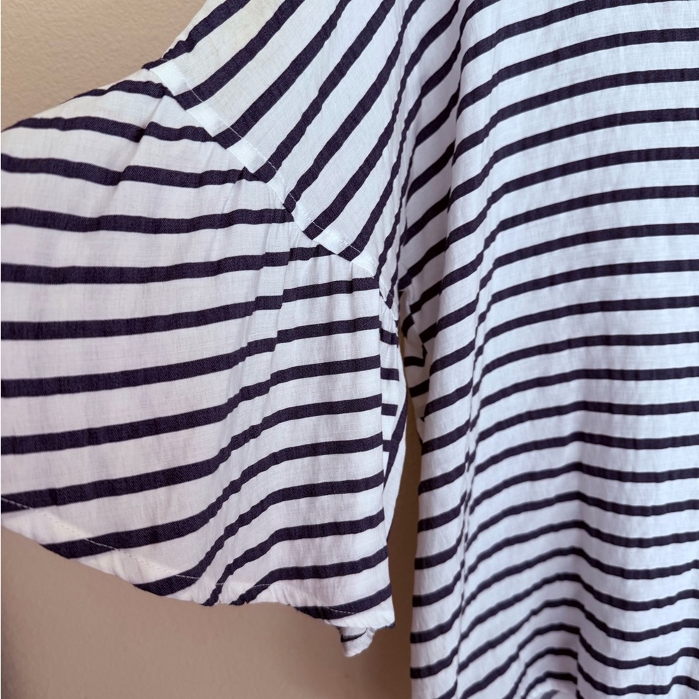 Express White and Blue Striped Blouse - Picture 2 of 7